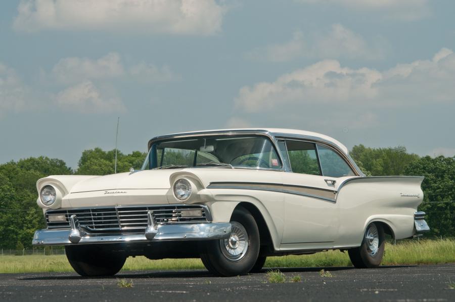 Ford Fairlane 500 Supercharged Victoria Hardtop Coupe '1957